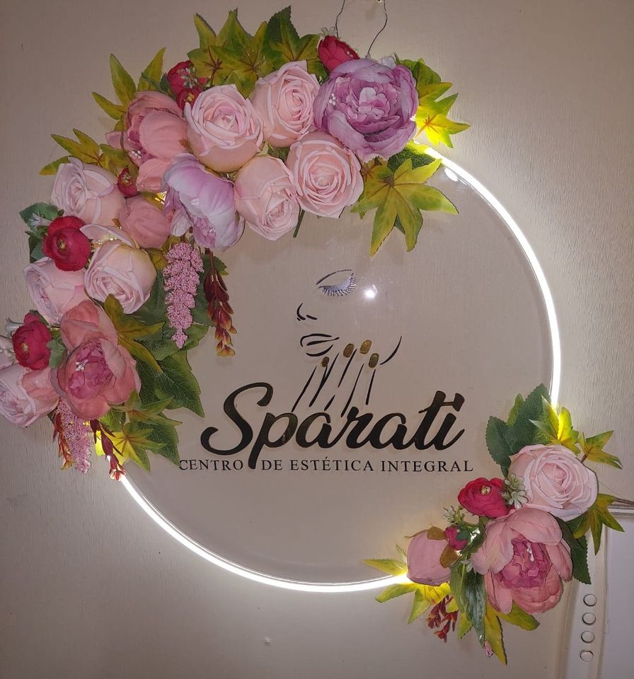 Letreros neón con flores y logo