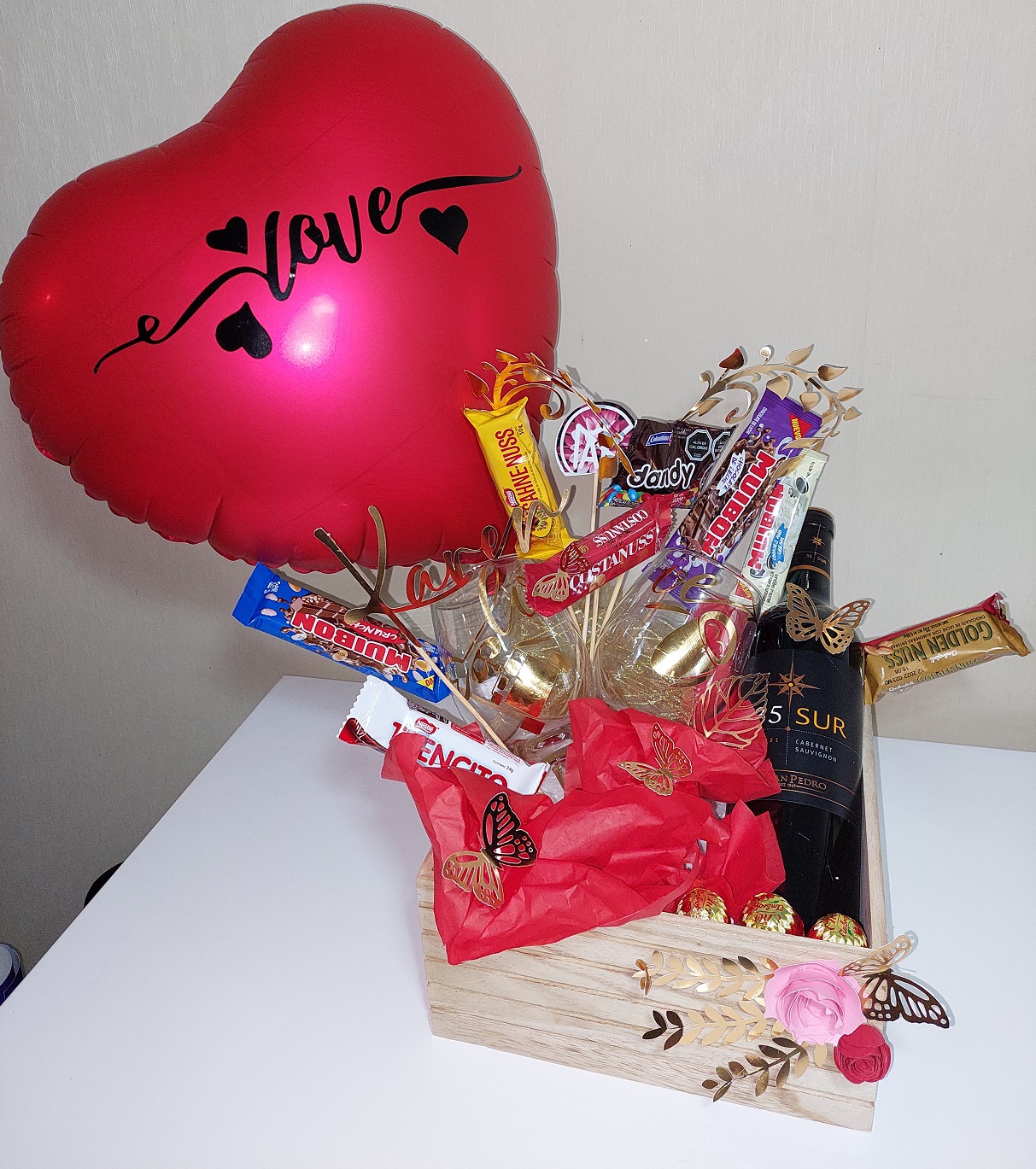 Arreglos de regalo con taza personalizada